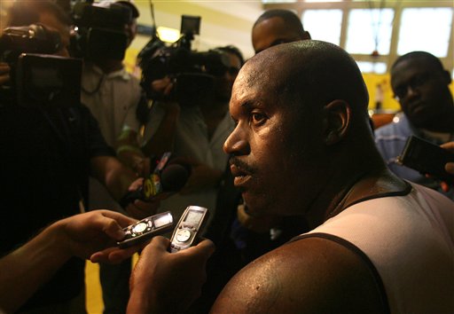 状态迷失！张宁CBA新赛季首秀6中0&罚球得到1分4犯规（手感冰凉！张宁CBA新季首秀6投尽失，罚球1分+4犯规）