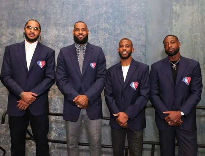 拉波尔塔：想等诺坎普竣工再致敬梅西，那天诺坎普会座无虚席（拉波尔塔：待诺坎普落成再向梅西致敬，届时球场必将座无虚席）