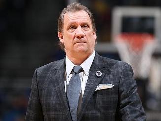 莱切vs都灵：班达、法尔科内首发，切-亚当斯、弗拉希奇出战（莱切迎战都灵：班达、法尔科内先发，切·亚当斯与弗拉希奇登场）