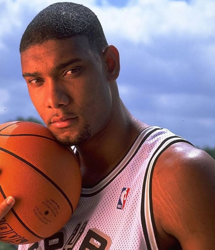 意媒：拜仁天才边锋利契纳或离队，尤文和米兰等队有意争夺（意媒：拜仁新星边锋利契纳或将离队，尤文米兰等队有意竞逐）