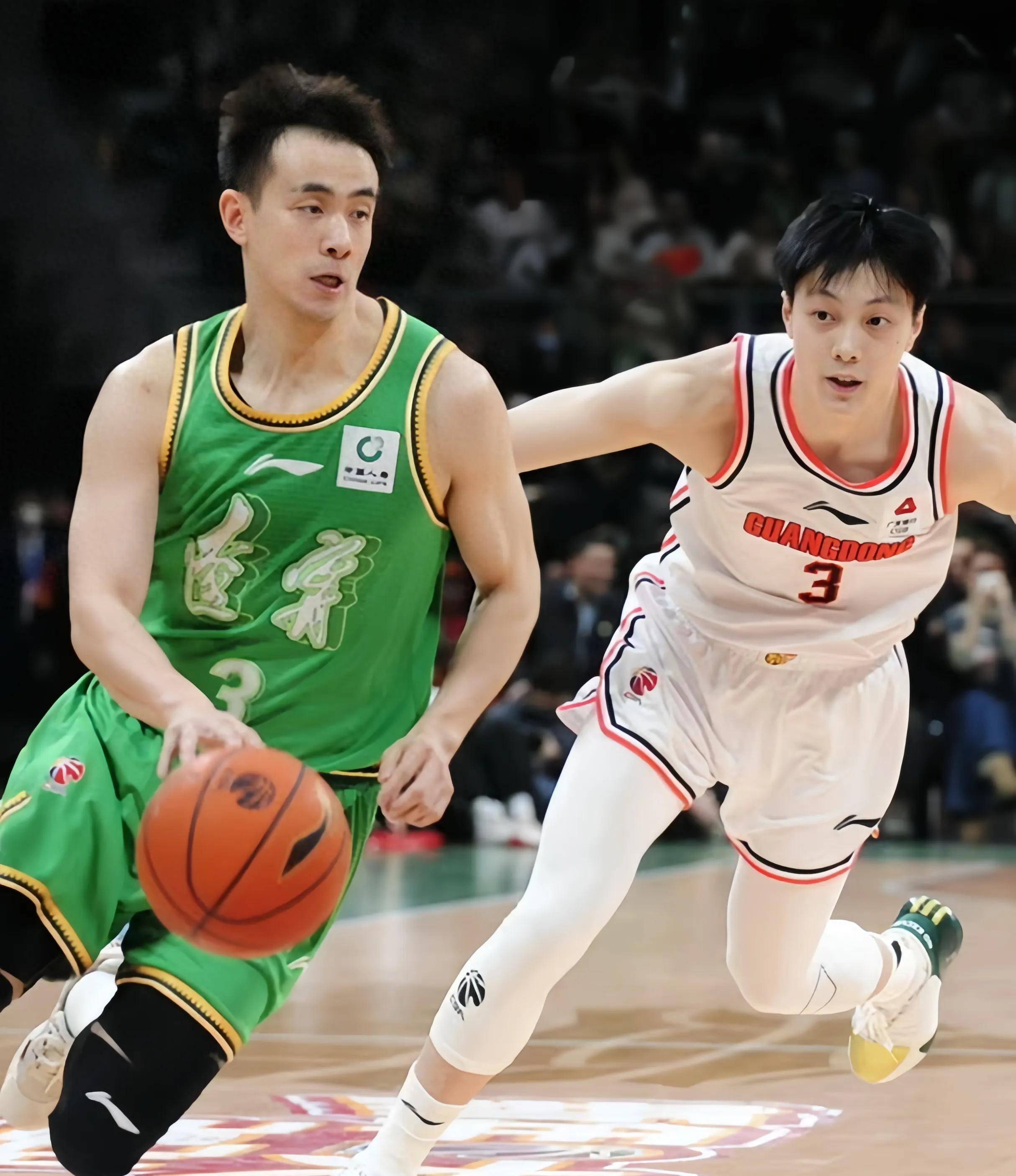 火箭哈登连续三场得分30+（火箭哈登连三战砍下30+分）